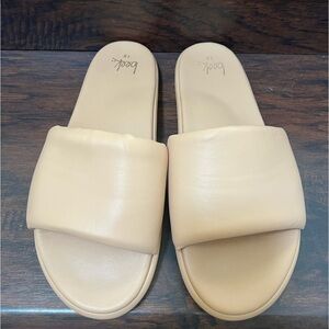 Beek Puffbird Beige Cream Tan Leather Slides Slide Sandals size 10 EUC $230